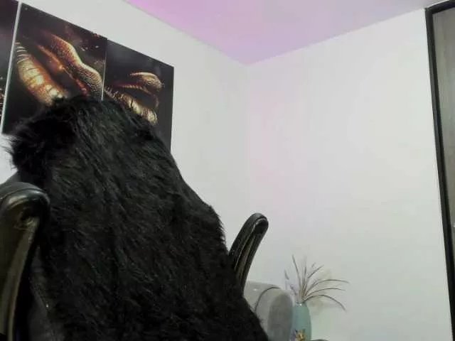 Offline alina-cruz on BongaCams