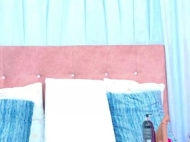 Offline AlliciaKim on BongaCams