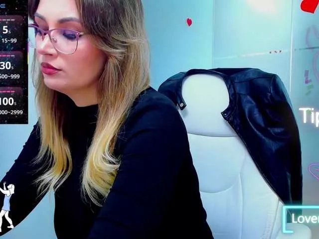 Freechat anyarosses on BongaCams