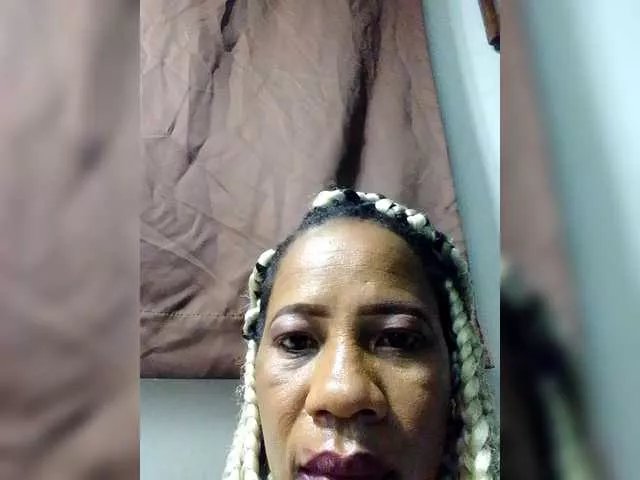 Offline Belinah on BongaCams