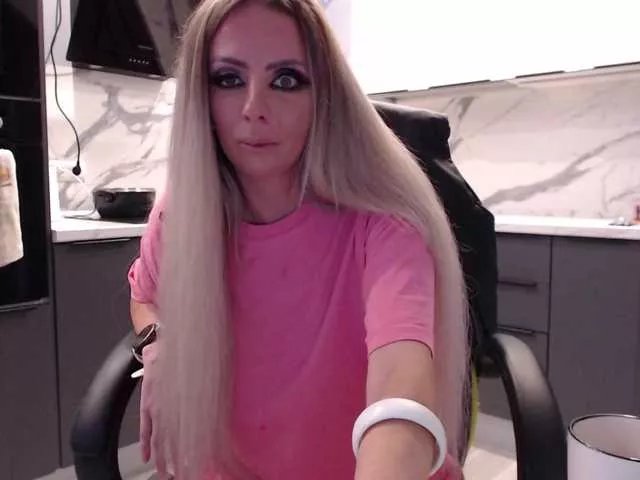 Offline blondalina on BongaCams