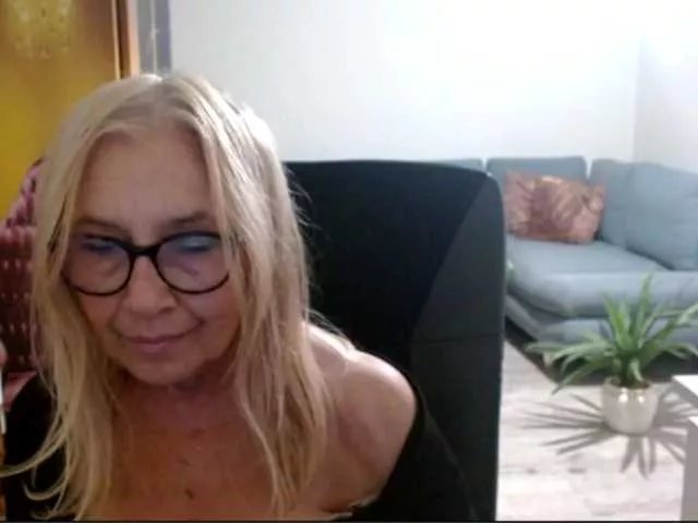 Offline BlondeSofia on BongaCams