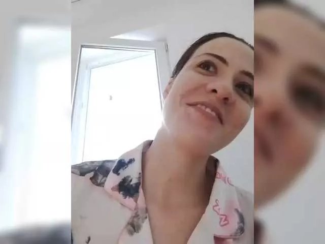 Offline Bogina2 on BongaCams