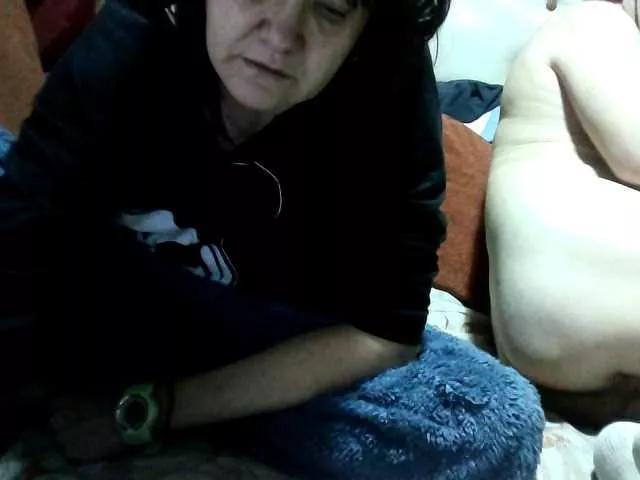 coupleofcoolx on BongaCams 