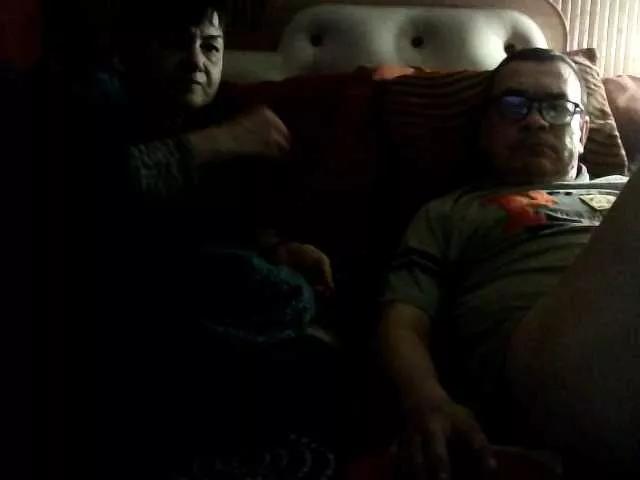 coupleofcoolx on BongaCams 