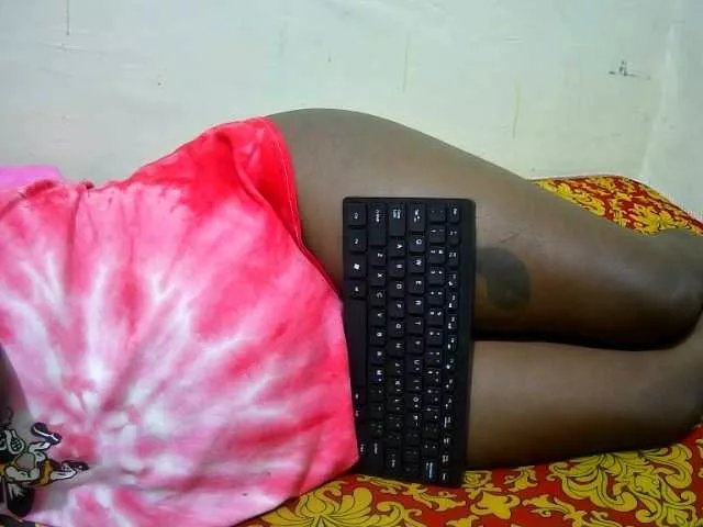 Offline creamy-squirter on BongaCams