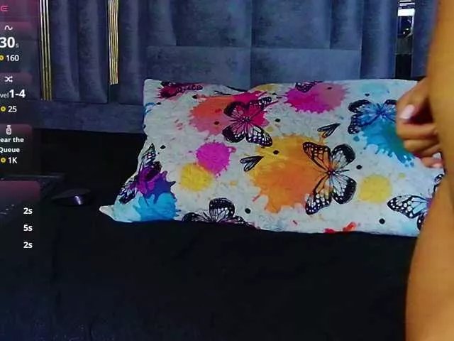 Freechat cutepetitee on BongaCams