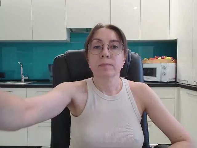 Offline dulcesiomar8 on BongaCams