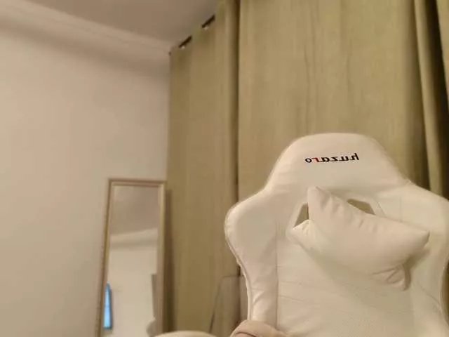 Offline EmilyxJames on BongaCams