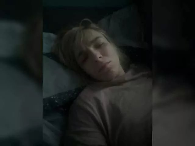 Offline Foxy27 on BongaCams