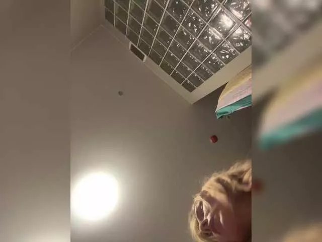 Offline Foxy27 on BongaCams