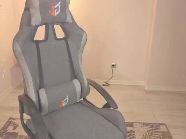 Offline French-Eyes on BongaCams