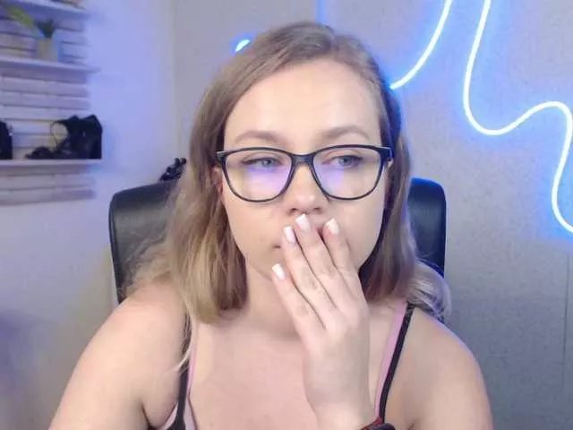 Offline hollyBB on BongaCams