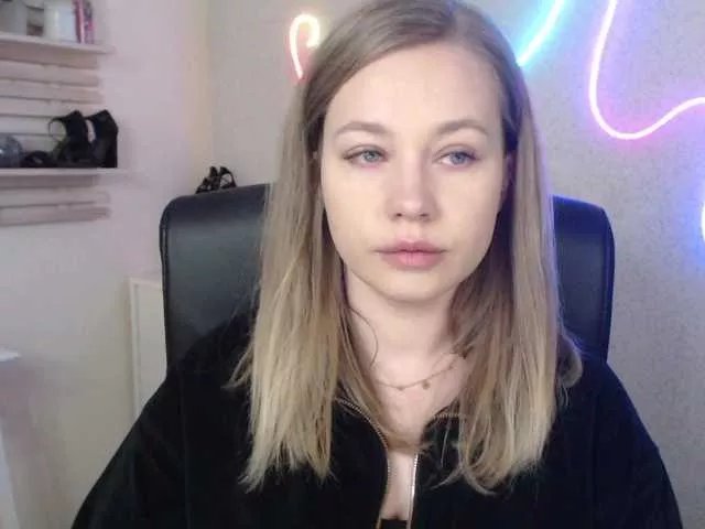 Offline hollyBB on BongaCams