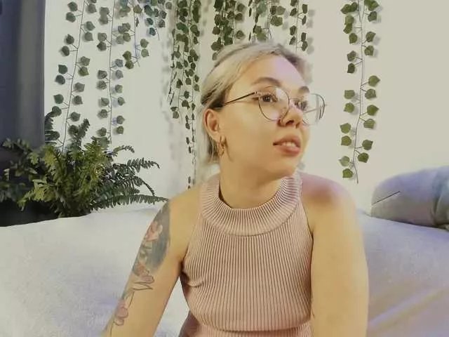 Offline hotbabatopp on BongaCams