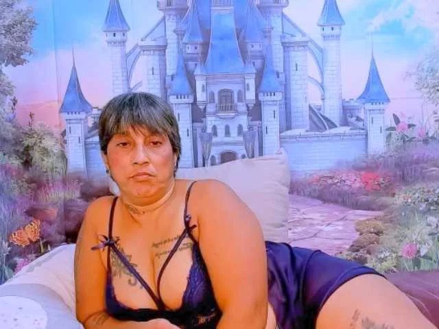 Offline indianroxy on BongaCams