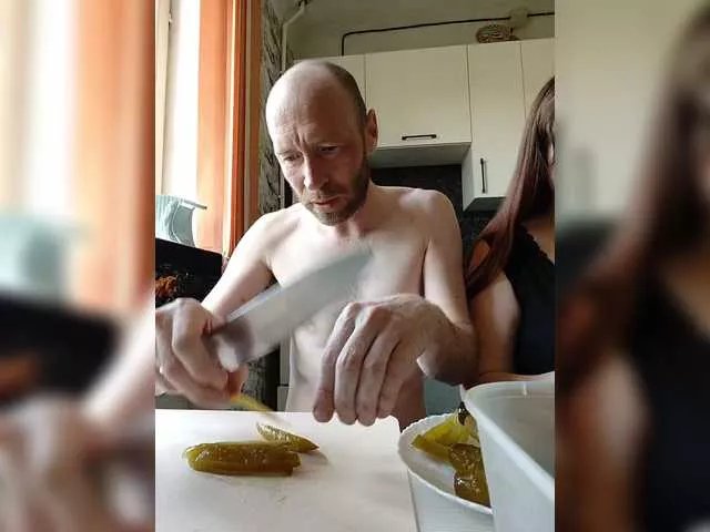 Offline Innokentiy449 on BongaCams