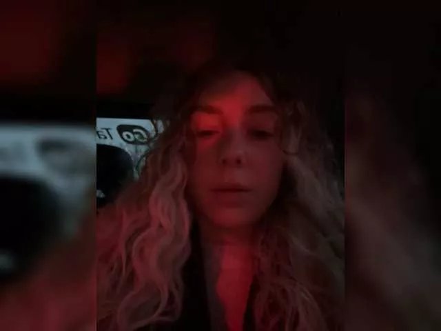 Offline Janchi- on BongaCams