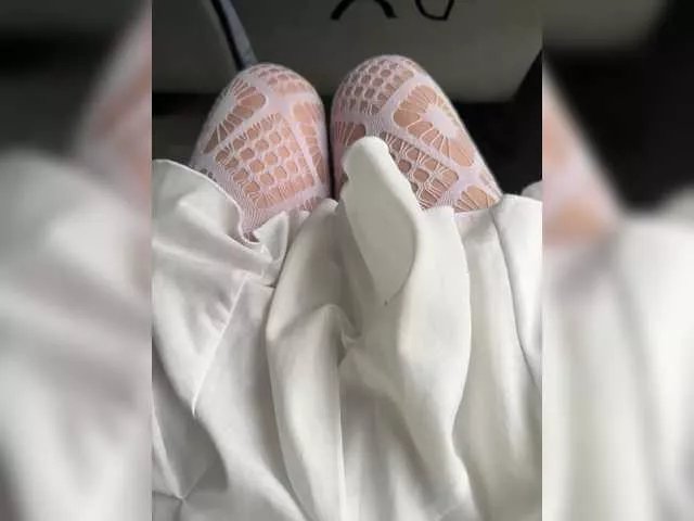 Offline Janchi- on BongaCams