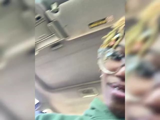 Offline Kiarichikito1 on BongaCams