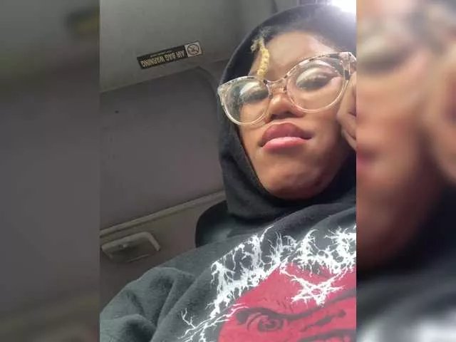 Offline Kiarichikito1 on BongaCams