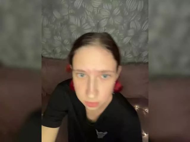 Offline Kim-Red on BongaCams