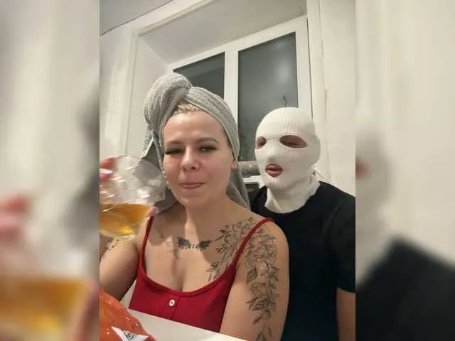 Freechat KiraNika on BongaCams