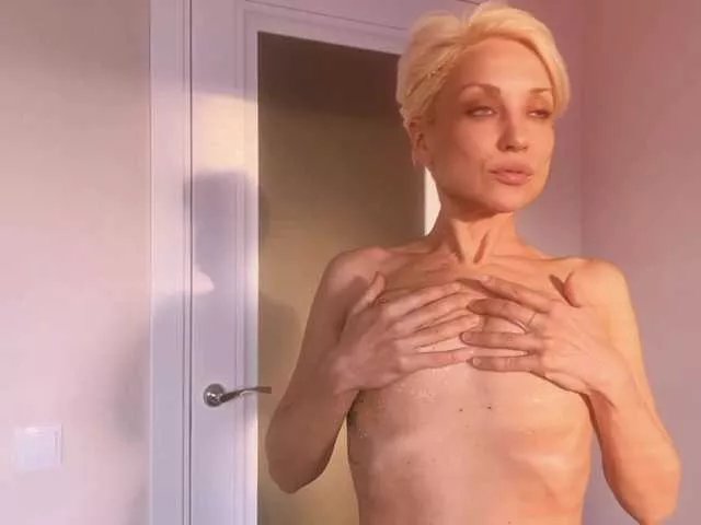 Offline KISANA on BongaCams