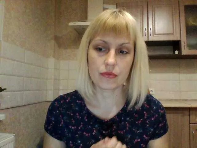 Offline krisss2016 on BongaCams