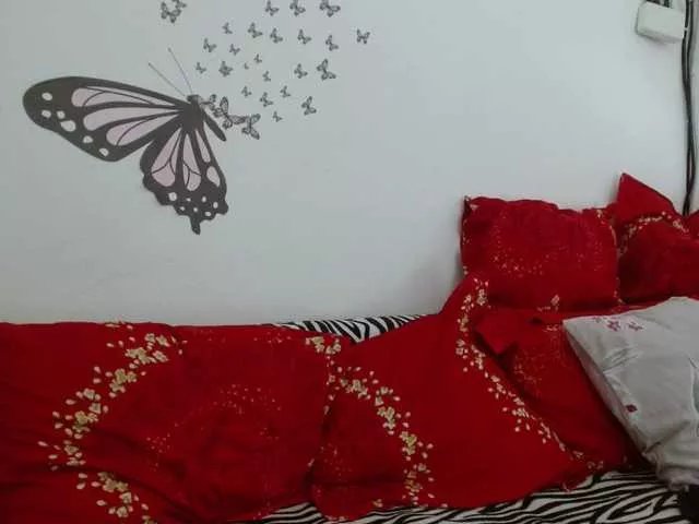 Offline LadyHellene on BongaCams