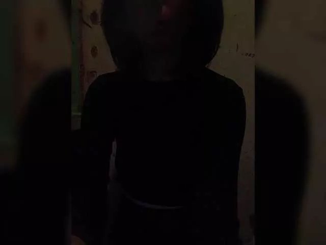 Offline Lena-33 on BongaCams