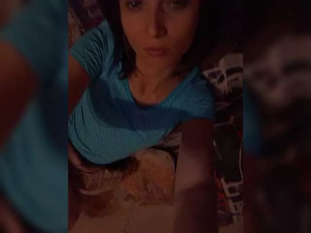 Offline Lena-33 on BongaCams