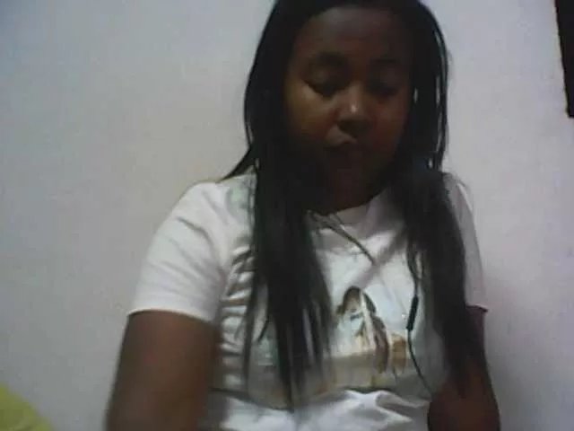 Offline Lionchica on BongaCams