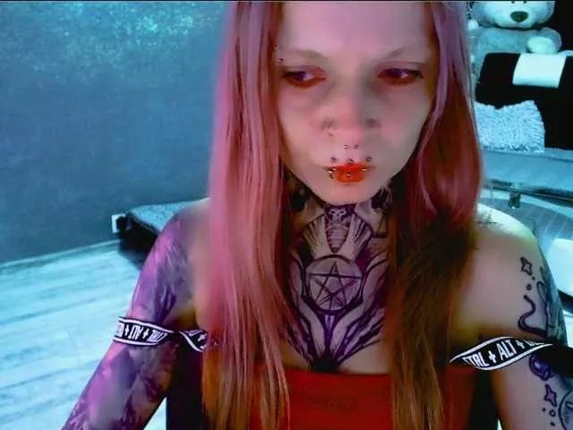 Offline LisaModel on BongaCams