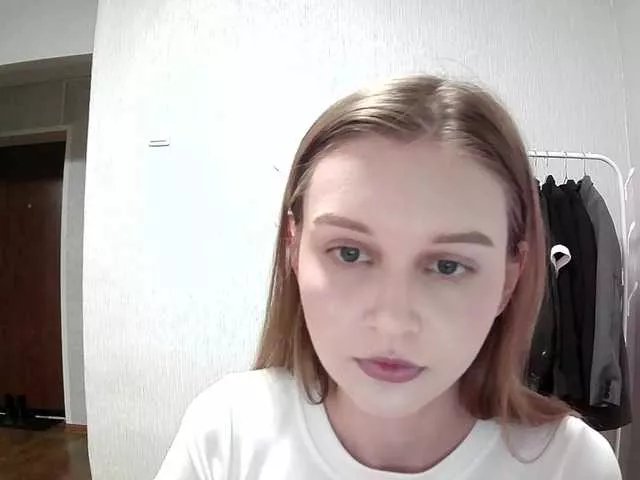 Lola-2 on BongaCams 