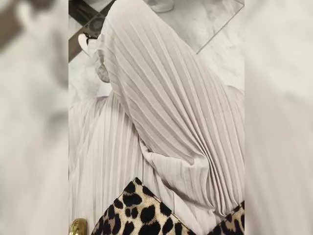 Offline lulu15a on BongaCams