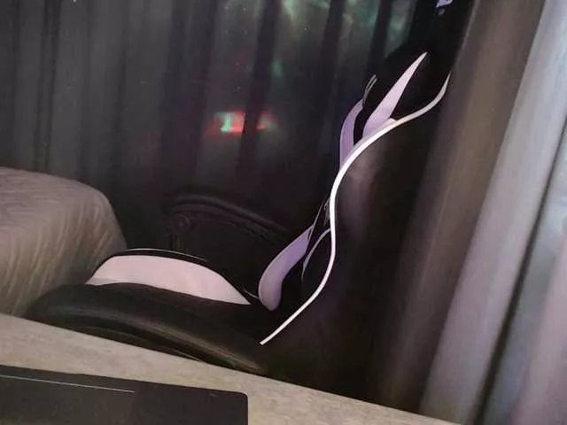 Offline Margo77-1 on BongaCams