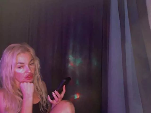 Offline Margo77-1 on BongaCams