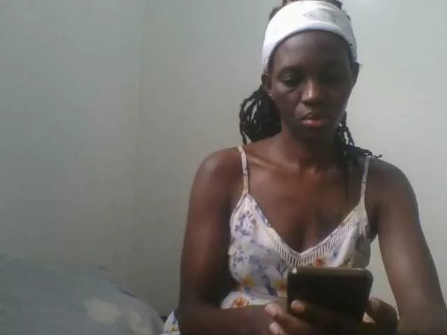 Freechat Melaniegoddess on BongaCams