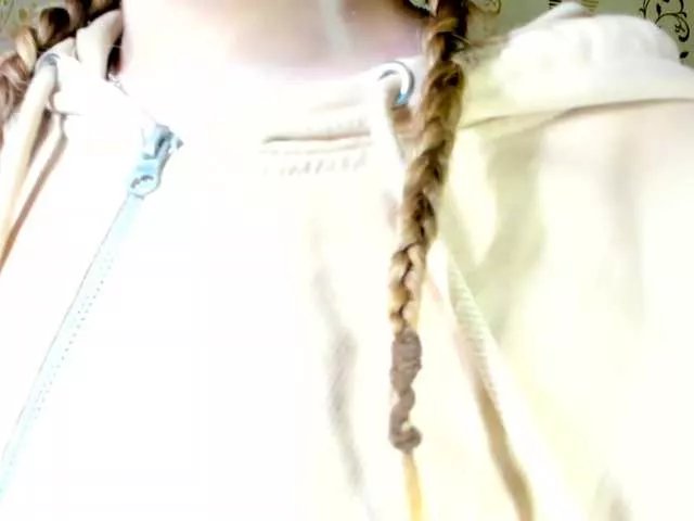 Offline MelMooon on BongaCams