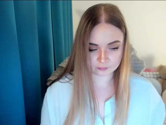 Offline MishaLips on BongaCams