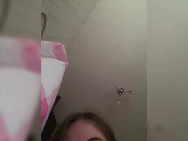 Offline MishaLips on BongaCams