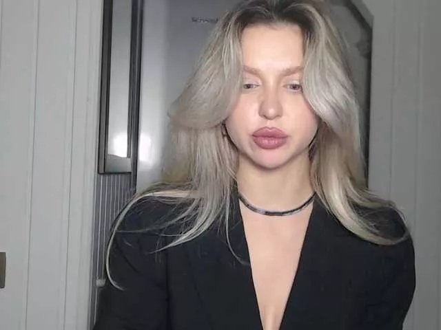 Offline MistressX555 on BongaCams