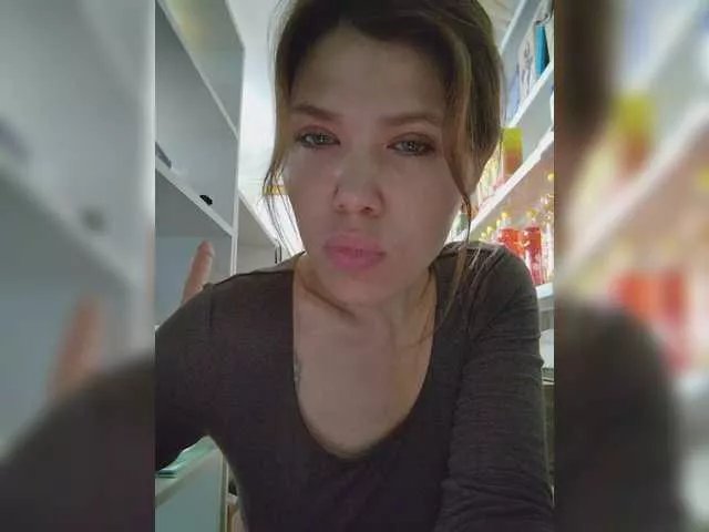 Freechat MyLittlegi on BongaCams