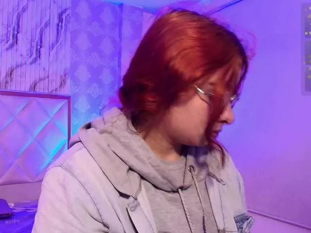 Offline Naomy-tay1 on BongaCams