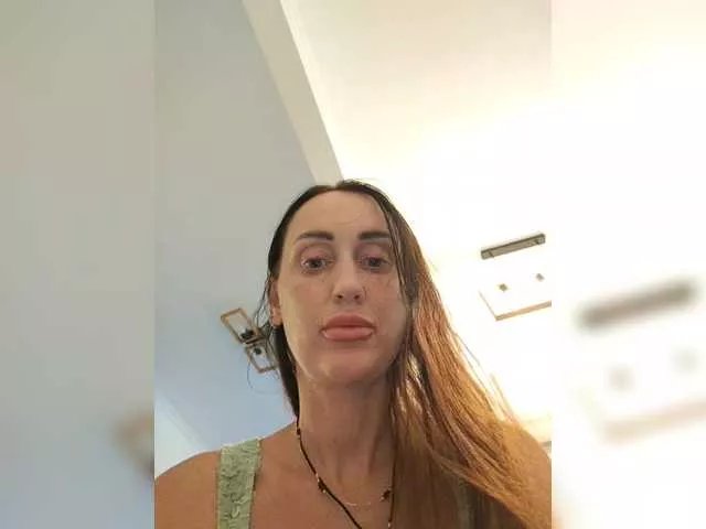 Offline NAYLA999 on BongaCams