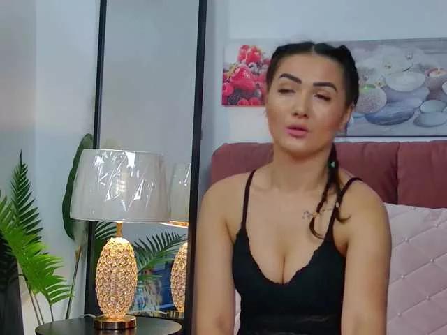 NicoleLegh on BongaCams 