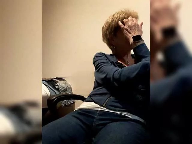 Offline Reife-dame on BongaCams