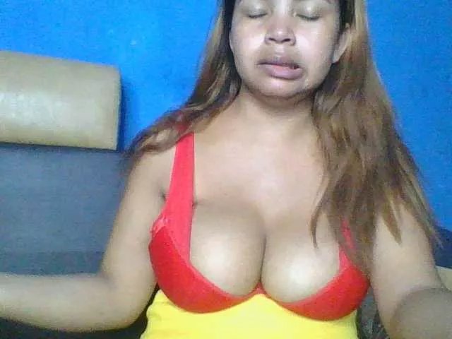 Offline Rianah on BongaCams