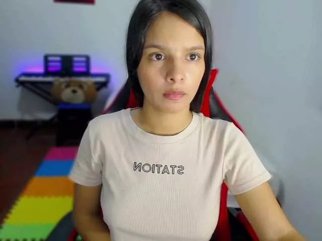 Offline room-kitty on BongaCams